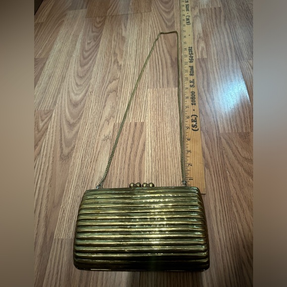 Vintage brass/ gold clutch and/or crossbody - Picture 10 of 14